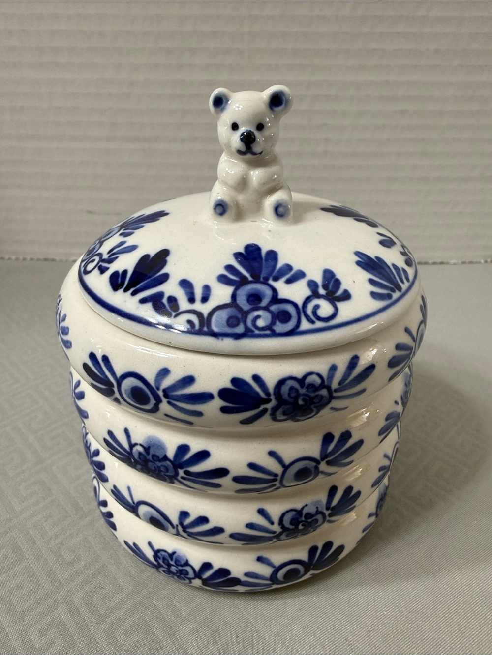 Vintage Delft Handpainted Blue and White Honey Pot Jam Jar Teddy Bear Lid DAIC